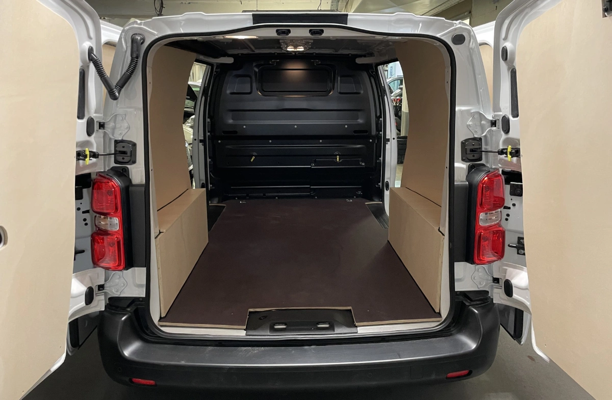 amenagement_sur-mesure_bois_vehicule_utilitaire